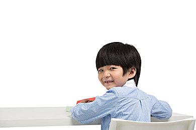 DC漫画宇宙数字卡牌游戏《DC Dual Force》关服公告 明年2月29日正式关服